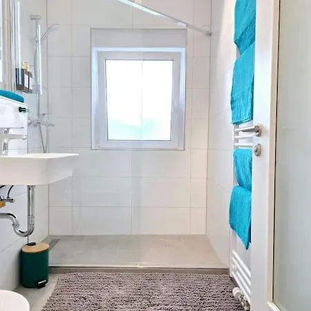 Urban Jungle Riesiger Balkon Parken Arbeitsplatz