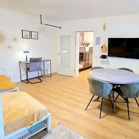 Urban Jungle Riesiger Balkon Parken Arbeitsplatz Lägenhet *