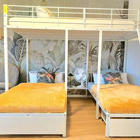 Urban Jungle Riesiger Balkon Parken Arbeitsplatz