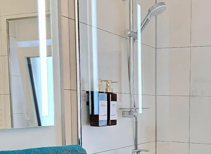 Urban Jungle Riesiger Balkon Parken Arbeitsplatz 奥芬巴赫